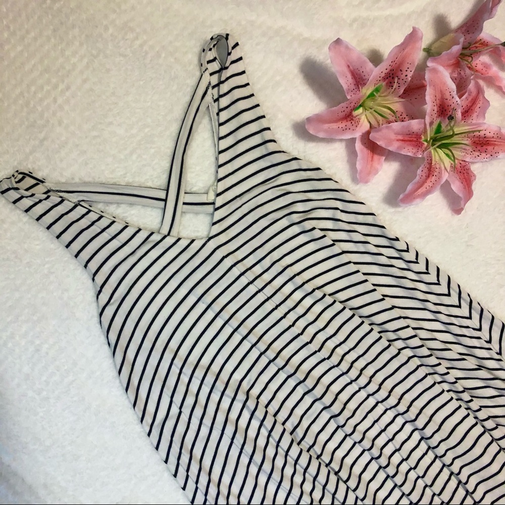 American Eagle Soft & Sexy Black and White Dress
